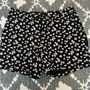 Amazon Essentials Black and White Floral Women's Shorts